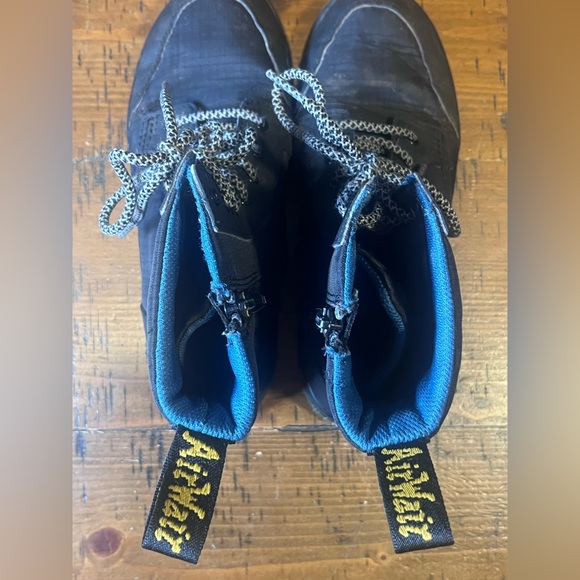 Dr. Martens Junior Combs Black and Blue Utility Combat Boots Boys Size 4 - Picture 10 of 14